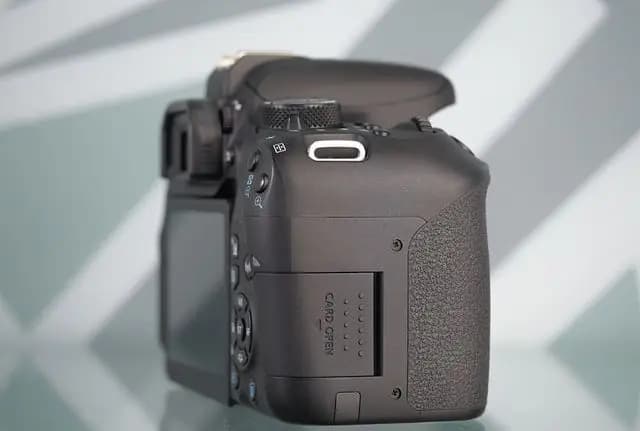 Canon EOS 800D Body — фото 3